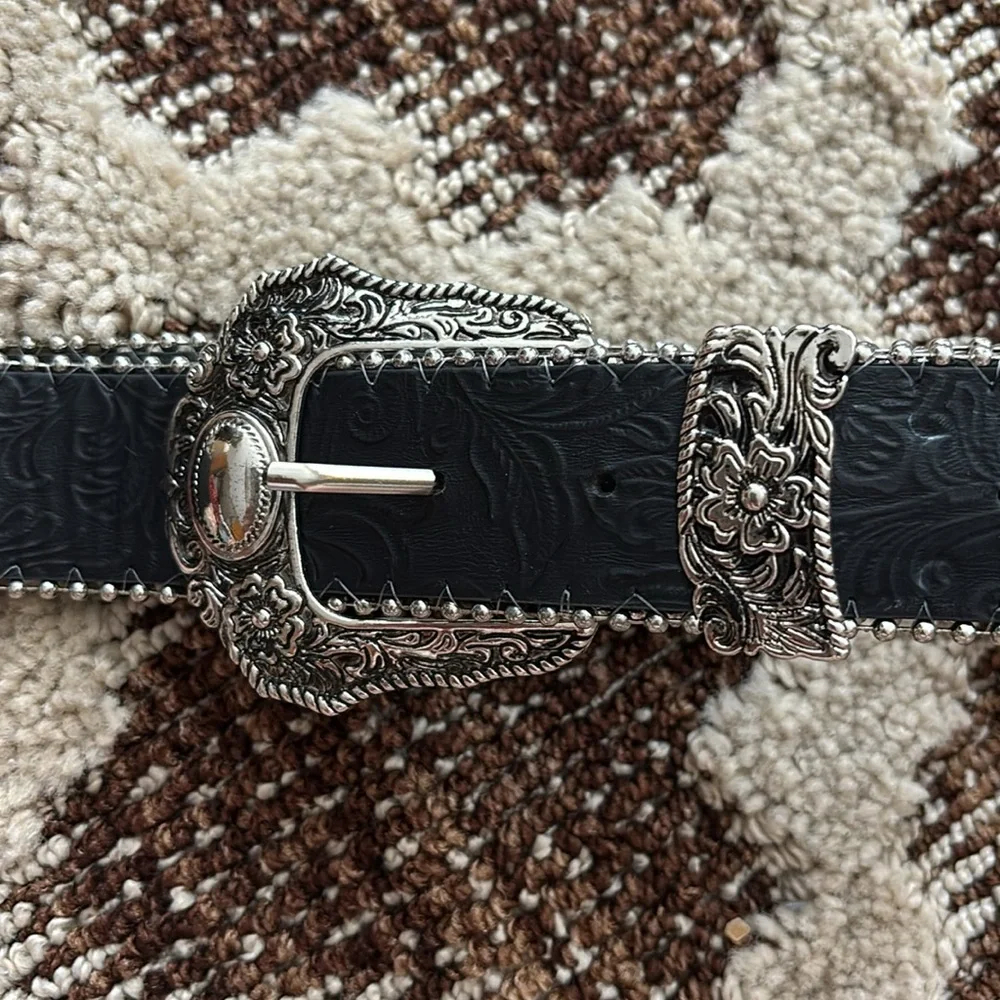 Elegant Black and Silver Embellished Belt